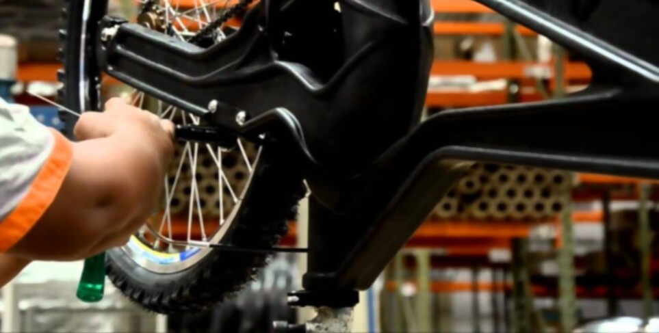 , ¿Te imaginas una bicicleta creada a partir de botellas de plástico?