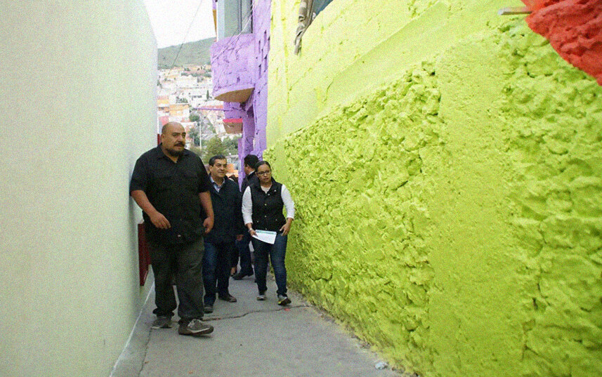 Gobierno Mexicano le pide a unos artistas urbanos pintar 200 casas para unir a la comunidad