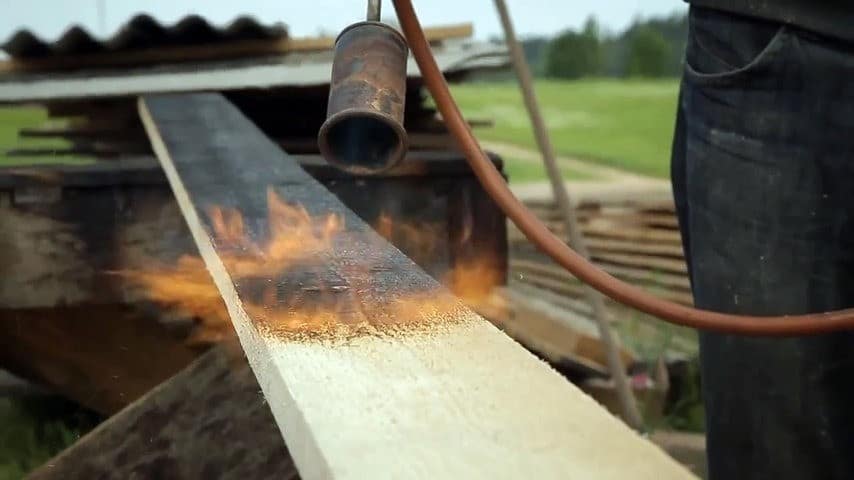 Hacer que la madera dure con fuego, no con pintura: una técnica japonesa