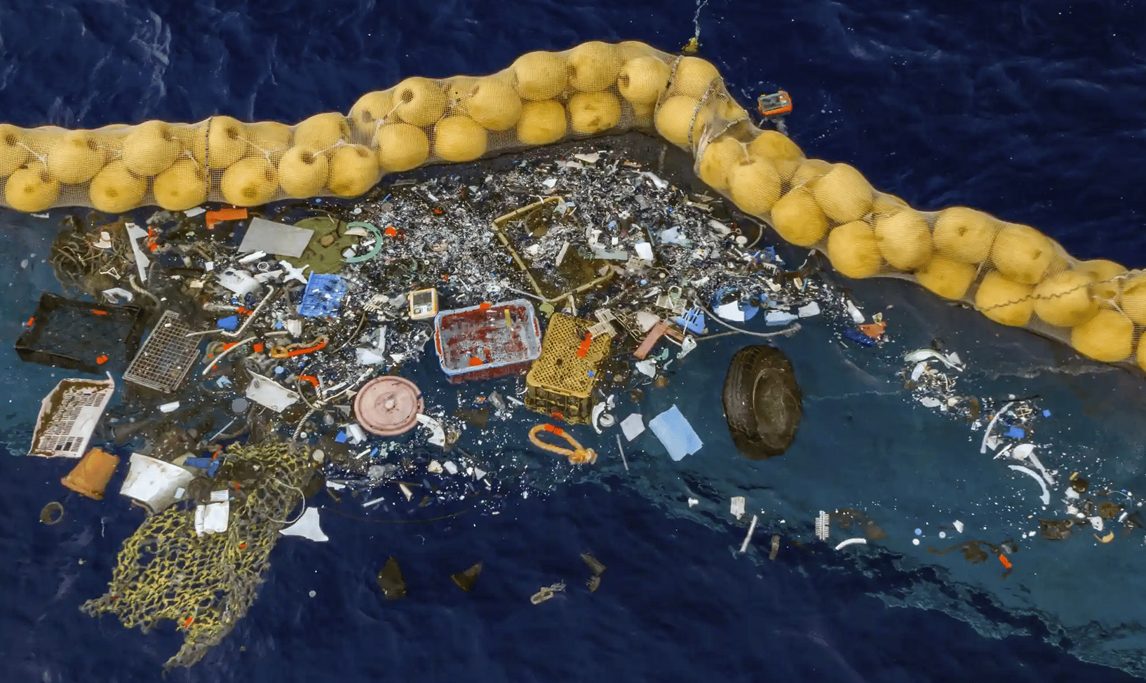 , El pequeño Genio Boyan Slat, comienza la limpieza oceánica más grande del mundo