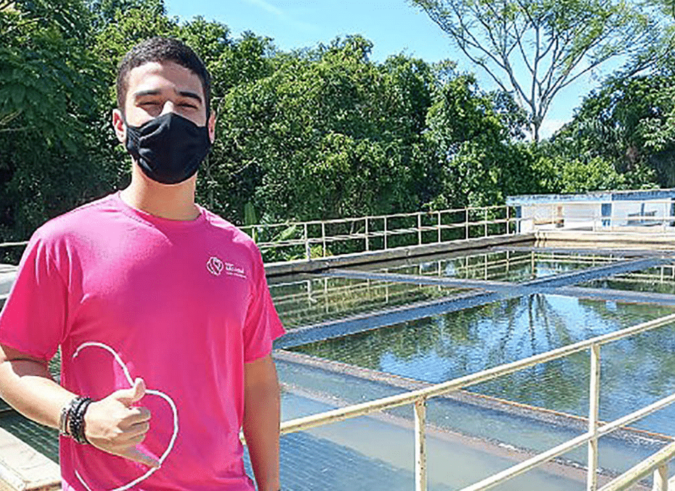 , Estudiante Brasileño crea un sistema de bajo costo que filtra los micro-plásticos del agua