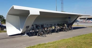 Dinamarca está reutilizando palas de aerogeneradores viejos como parking de bicicletas