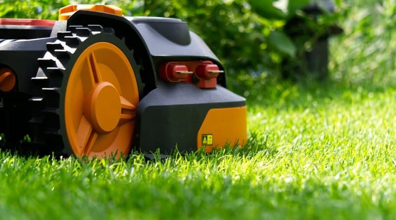 Porque la primavera es el mejor momento para robotizar tu jardín