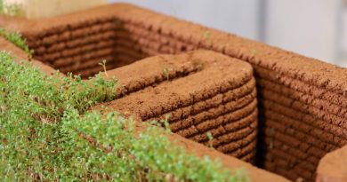 Crean paredes impresas en 3D con tierra y semillas para construcciones llenas de vida vegetal