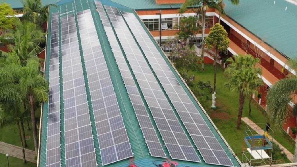 Este colegio genera energía suficiente para abastecer 120 casas