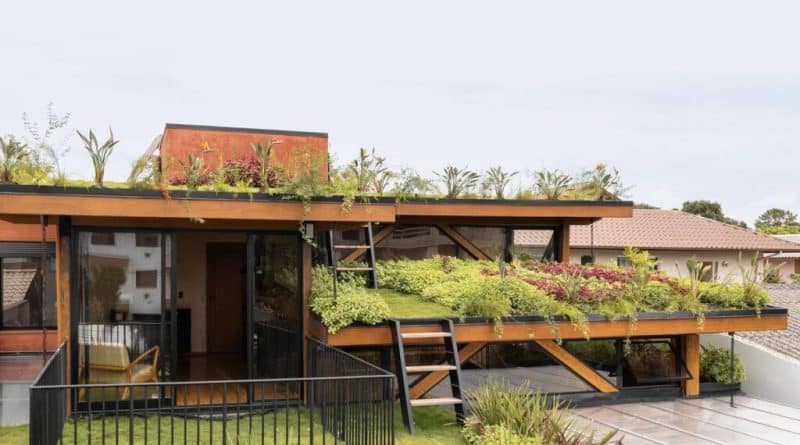 Arquitectura bioclimática da forma a «Casa Abacateiro» en Floripa – CicloVivo