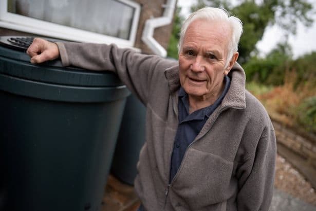 Jubilado inventa una solución que almacena agua de lluvia desde 1976 para afrontar la sequía